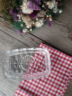 Beurrier en verre moulé