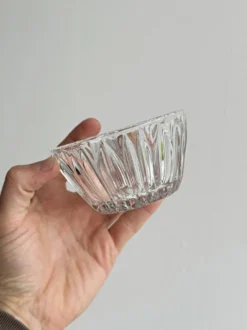 Beurrier en verre taillé et métal