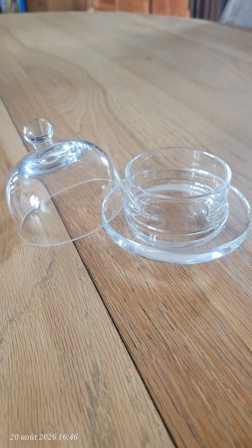 Beurrier en verre transparent, avec cloche