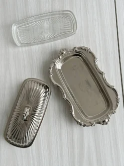 Beurrier inox brillant avec couvercle