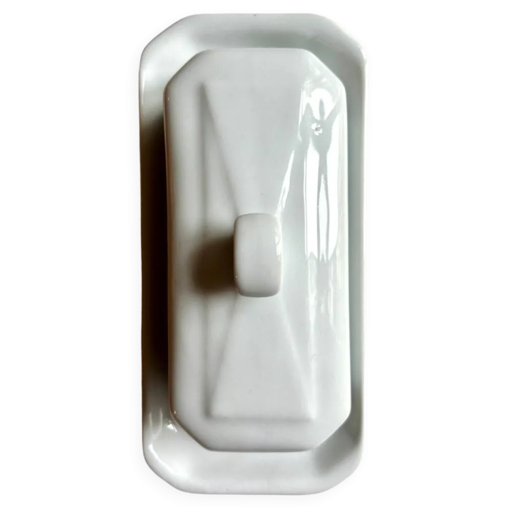 Beurrier Pillivuyt en porcelaine blanche