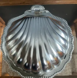 Beurrier vintage coquillage en inox et verre bleu
