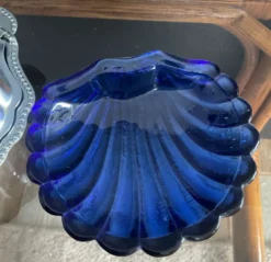 Beurrier vintage coquillage en inox et verre bleu