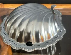 Beurrier vintage coquillage en inox et verre bleu