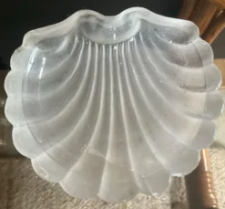 Beurrier vintage coquillage en métal argenté et verre