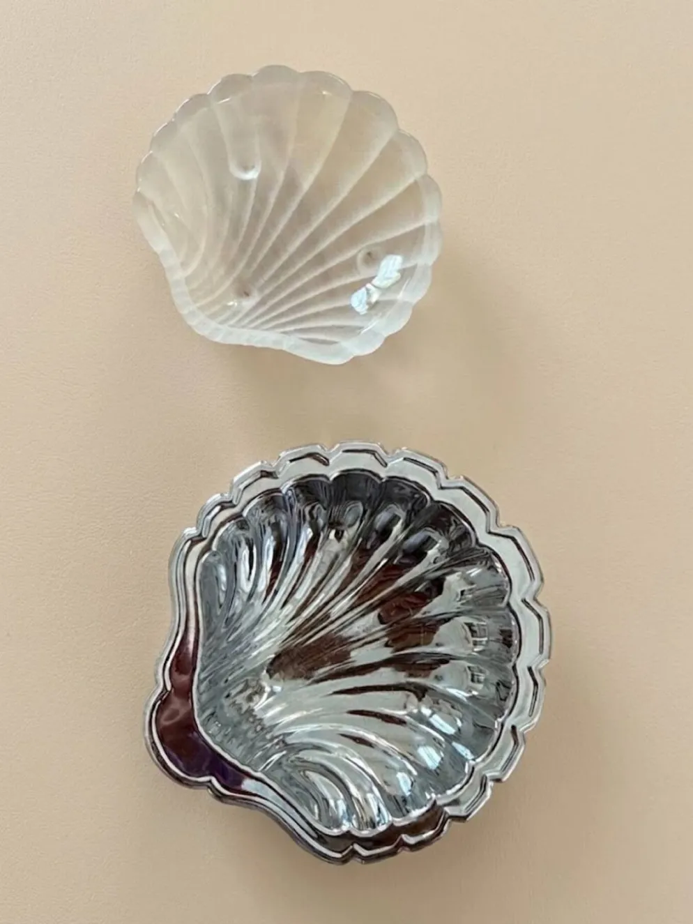 Beurrier vintage coquillage Made in France – verre moulé