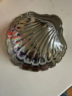 Beurrier vintage coquillage Made in France – verre moulé