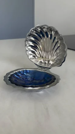 Beurrier vintage coquillage bleu cobalt verre et métal argenté