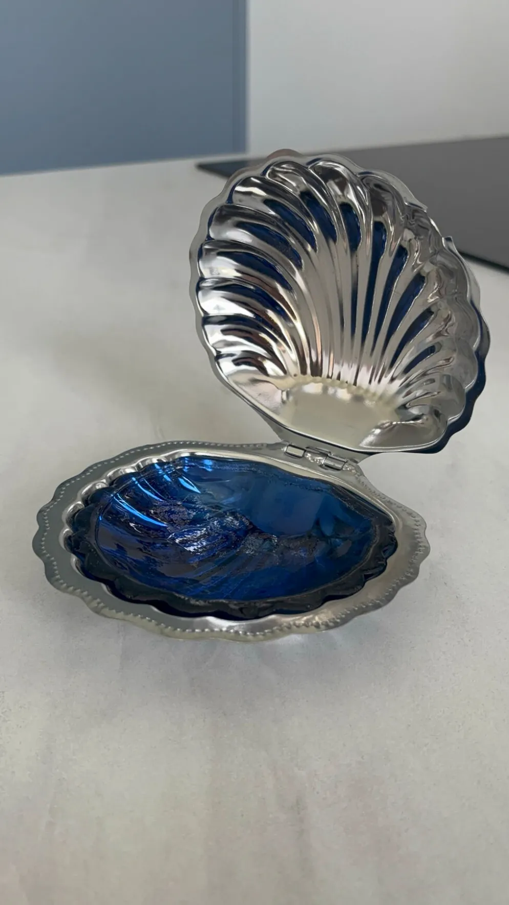 Beurrier vintage coquillage bleu cobalt verre et métal argenté