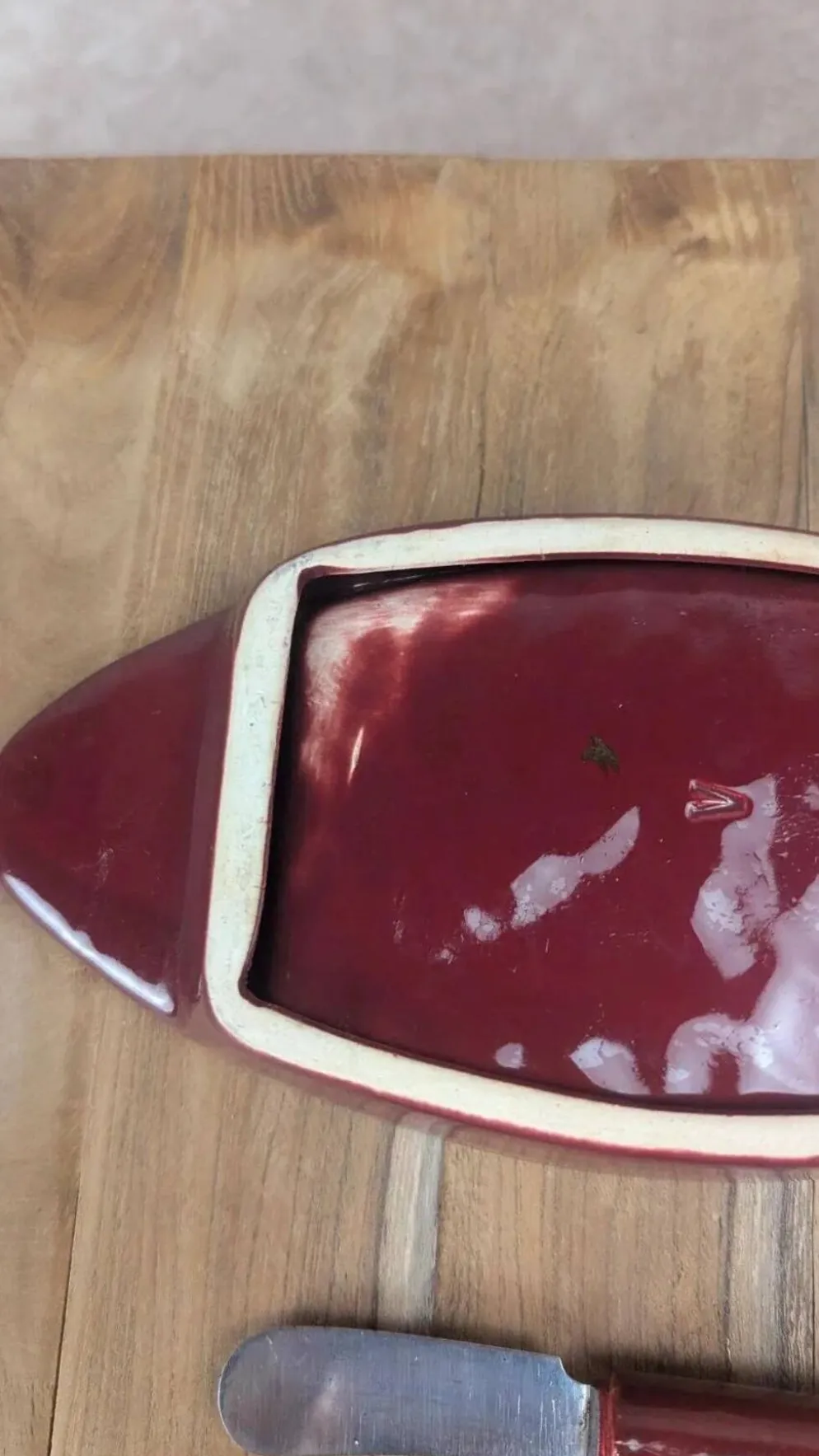 Beurrier vintage en céramique rouge + couteau assorti