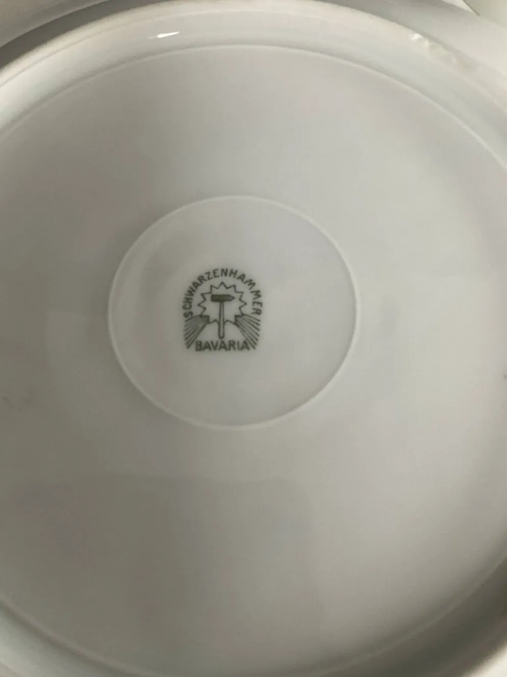 Beurrier vintage en porcelaine émaillée