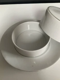 Beurrier vintage en porcelaine émaillée