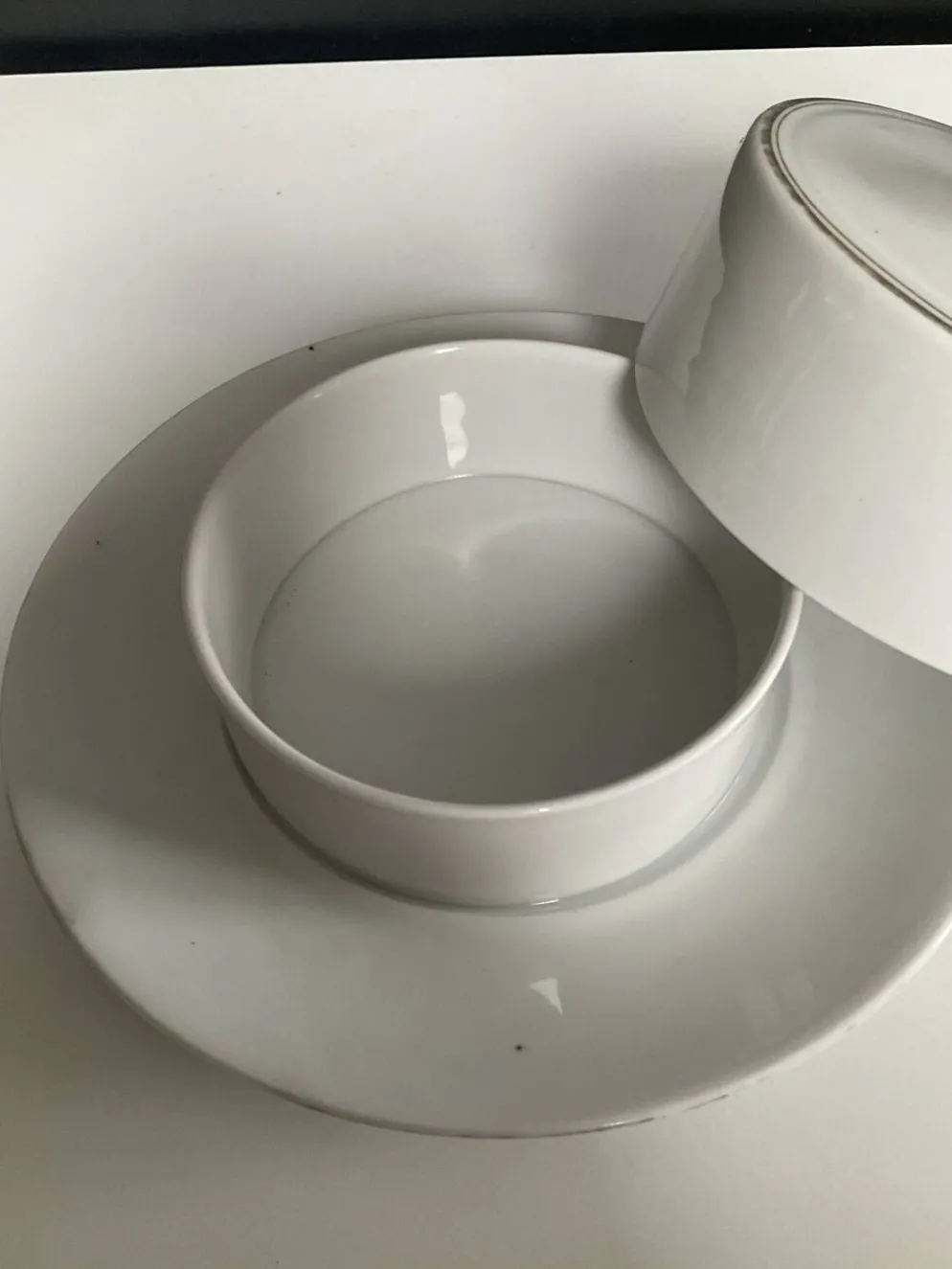 Beurrier vintage en porcelaine émaillée