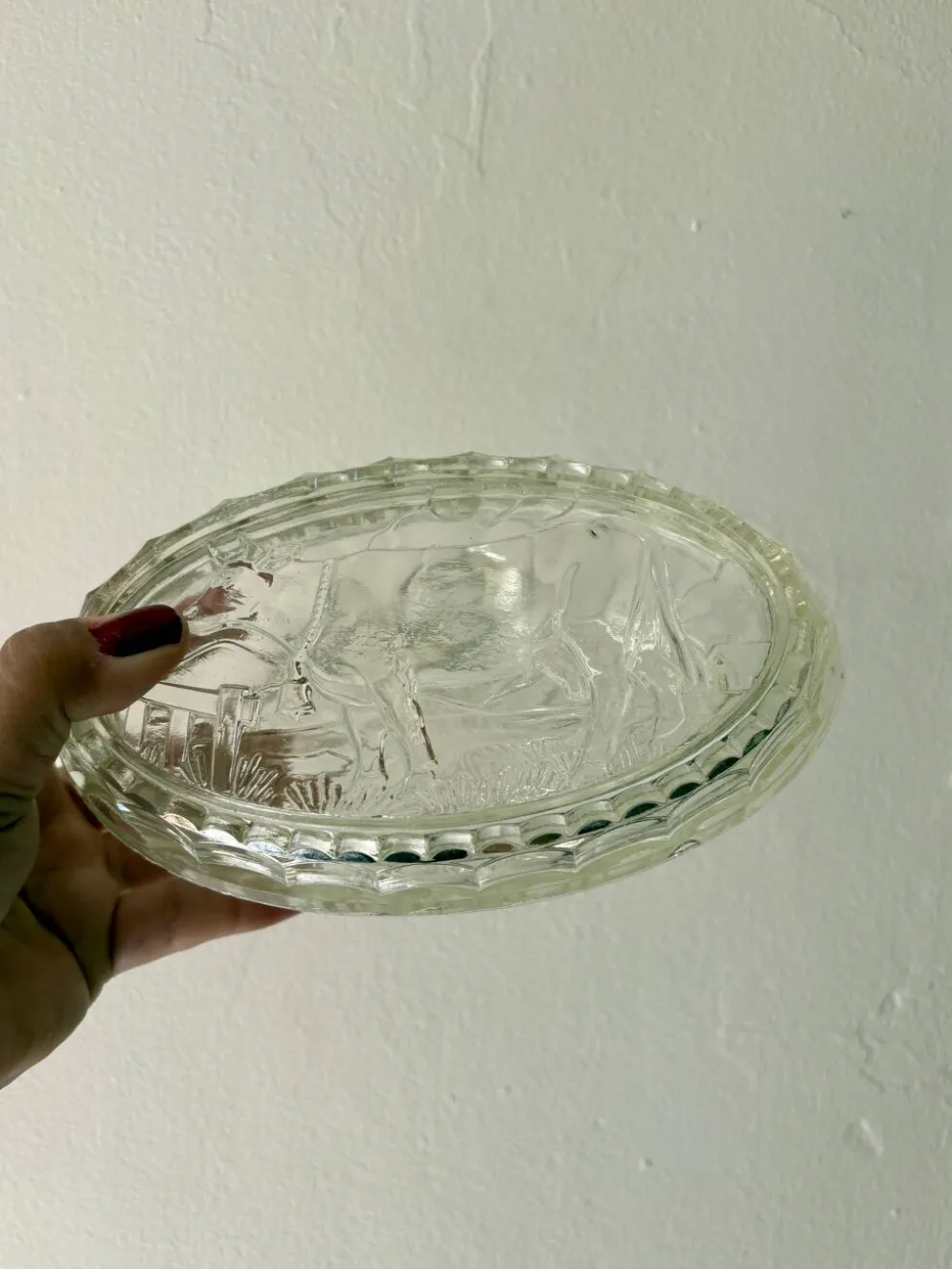 Beurrier vintage en verre à décor de vache