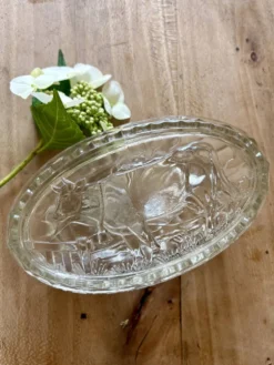 Beurrier vintage en verre à décor de vache