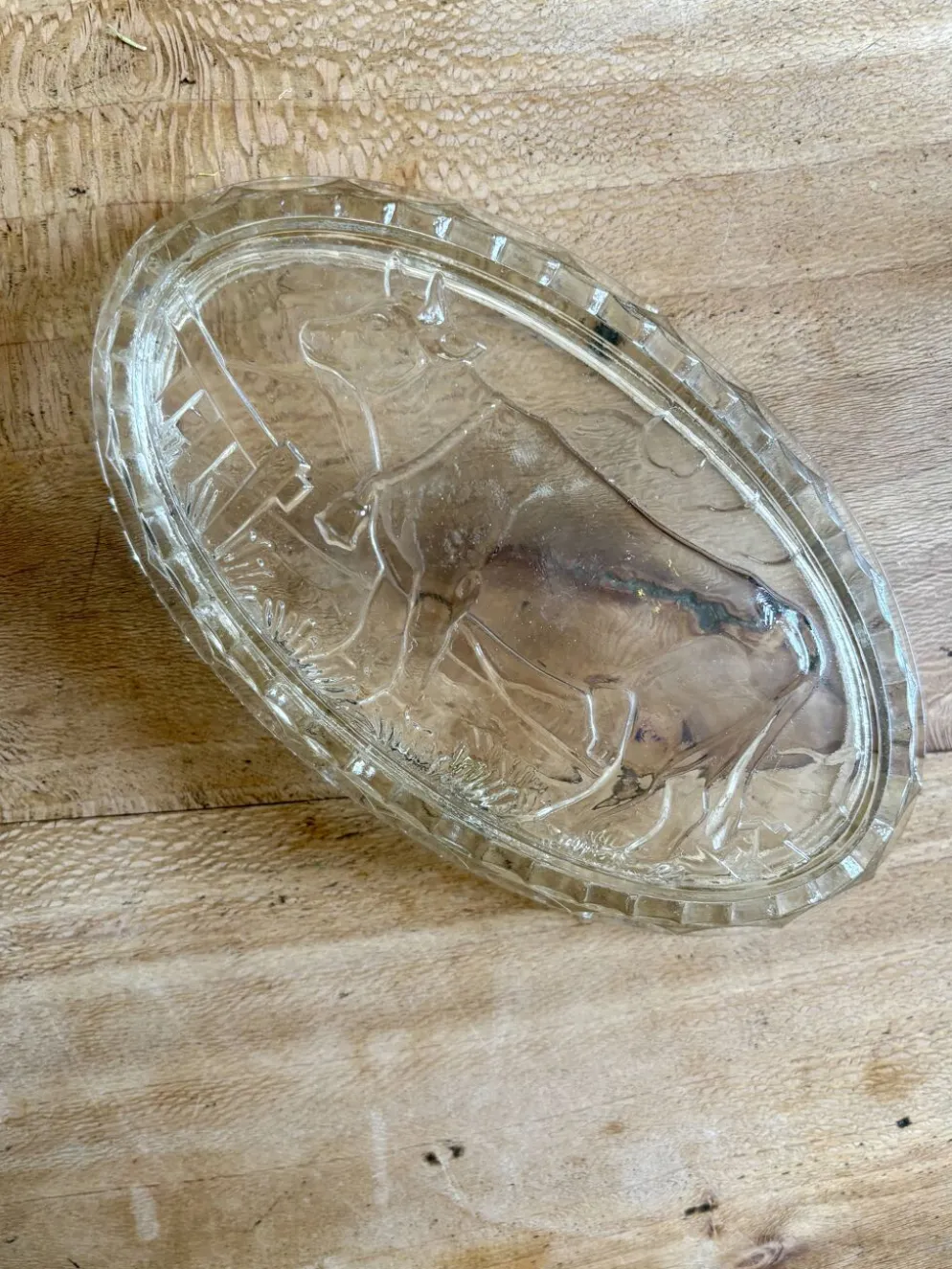Beurrier vintage en verre à décor de vache