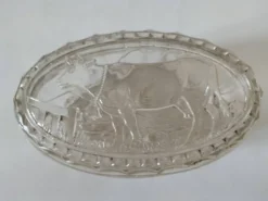 Beurrier vintage en verre pressé décor vache