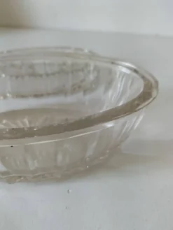 Beurrier vintage en verre pressé décor vache