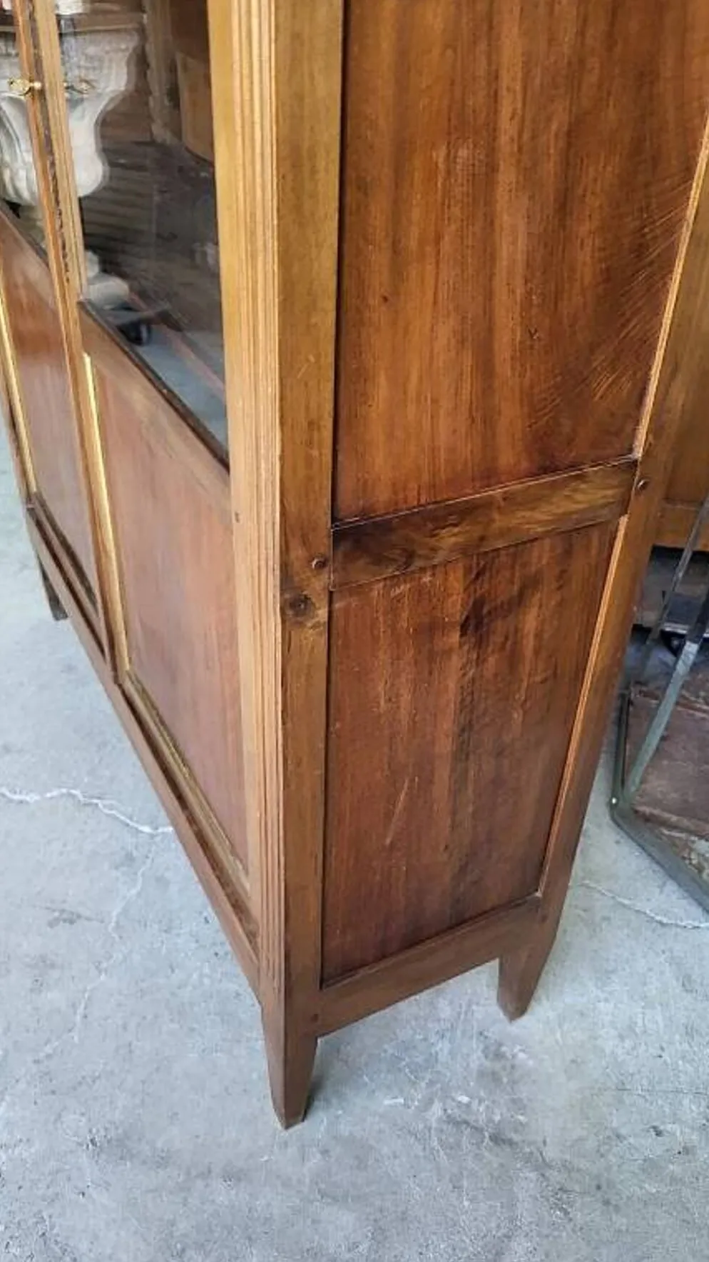 Bibliotheque vitrine style louis xvi 2 portes en noyer