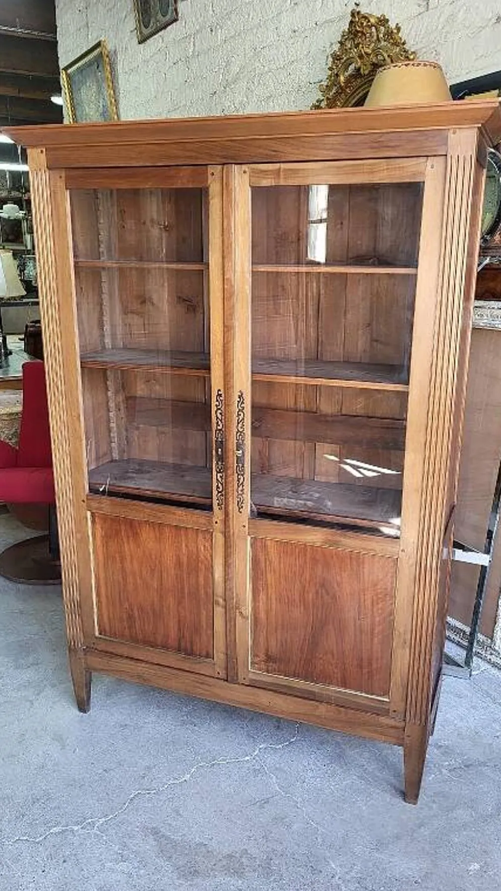 Bibliotheque vitrine style louis xvi 2 portes en noyer