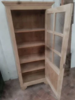Bibliothèque ancienne décapée