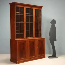 Bibliothèque ancienne en acajou avec verre soufflé, Angleterre, XXe siècle