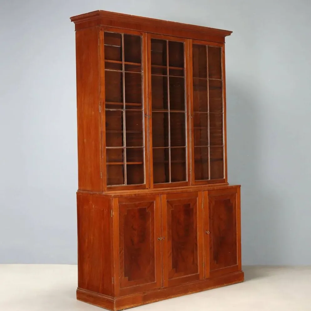 Bibliothèque ancienne en acajou avec verre soufflé, Angleterre, XXe siècle