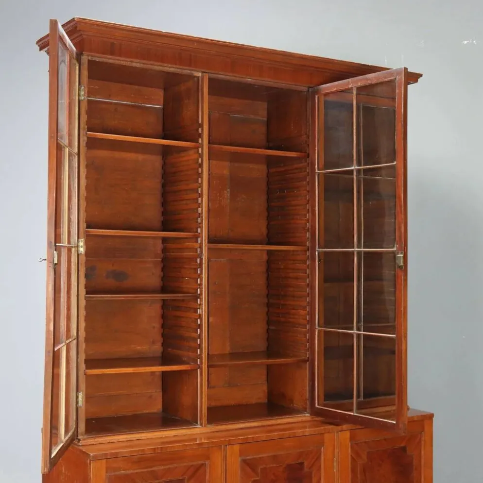 Bibliothèque ancienne en acajou avec verre soufflé, Angleterre, XXe siècle