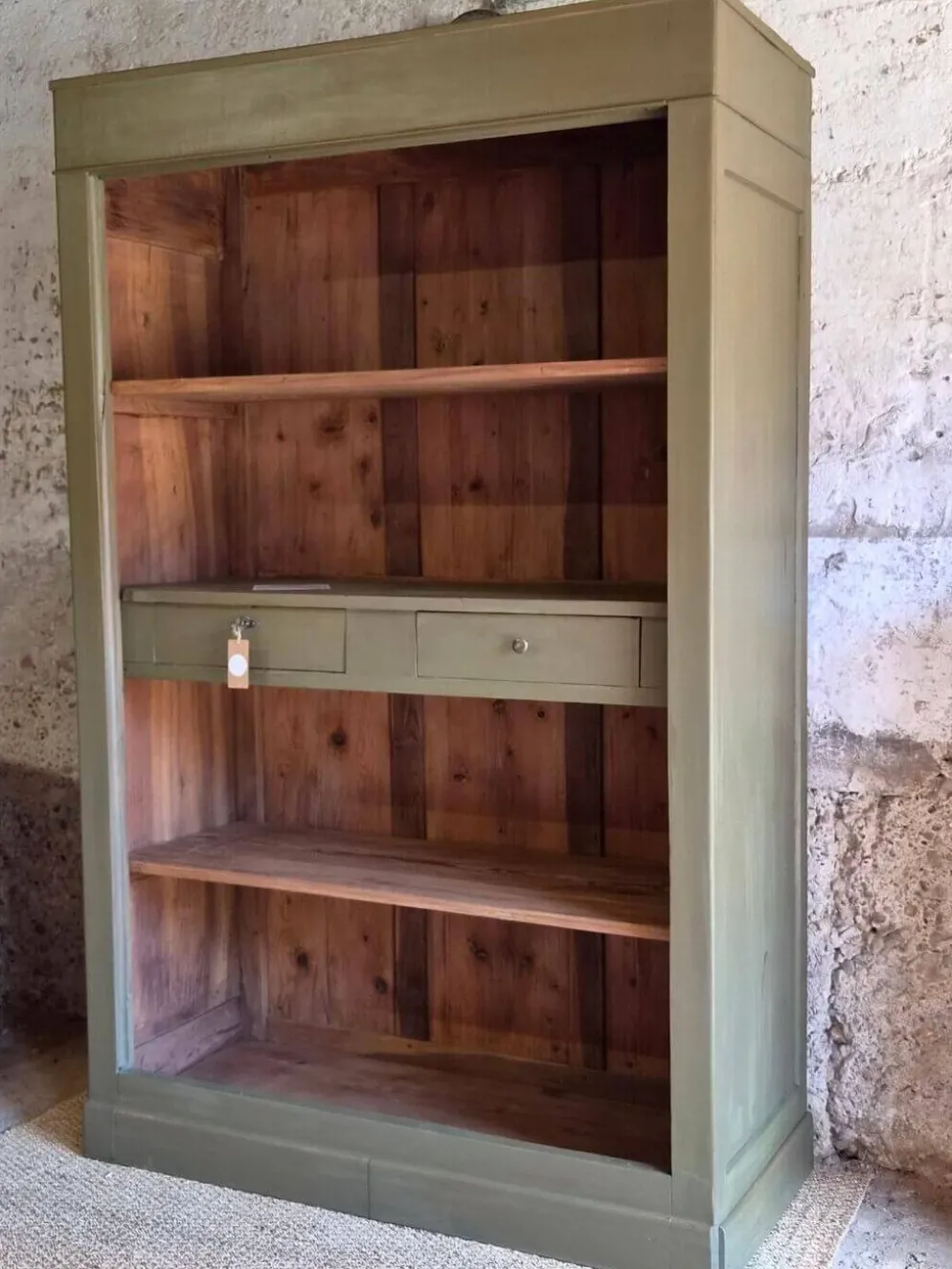Bibliothèque ancienne en noyer rénovée | Louise