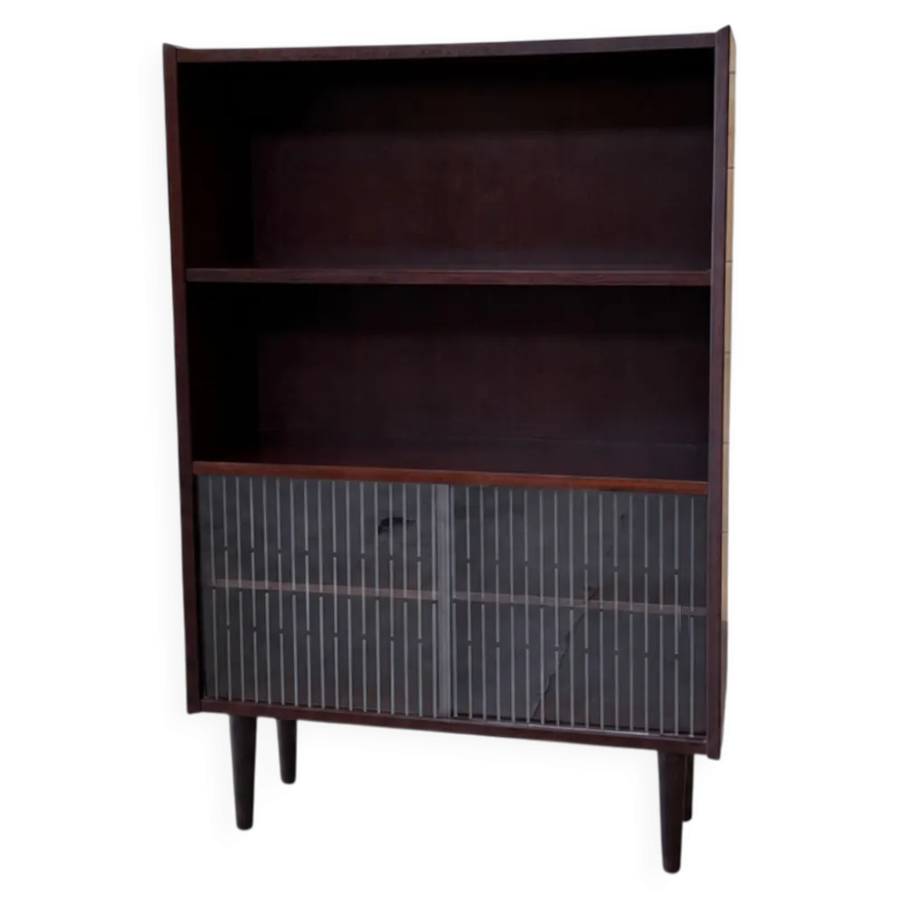 Bibliothèque danoise avec vitrine en verre