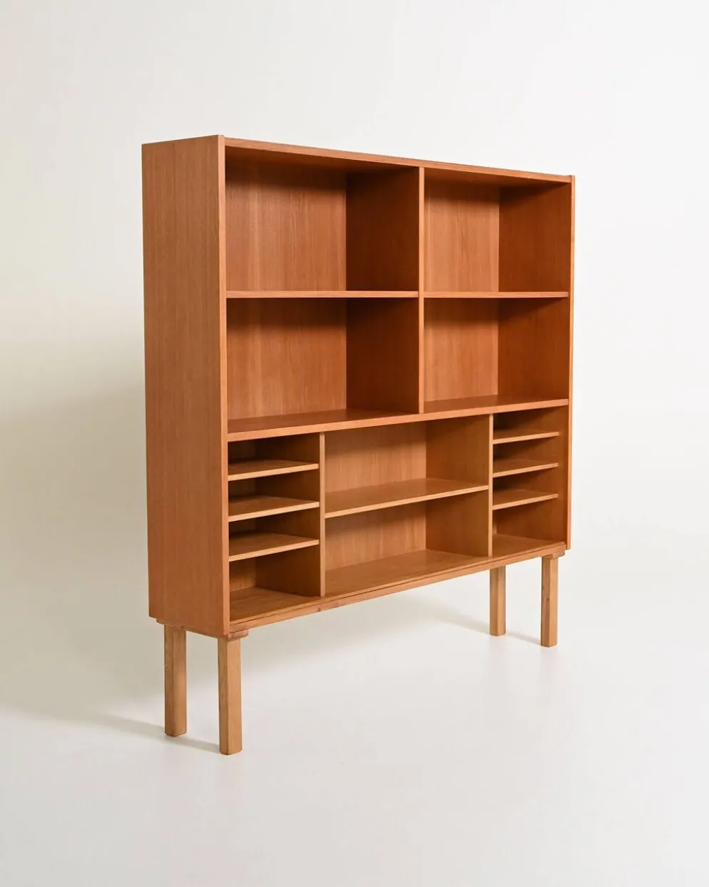 Bibliothèque danoise par Dammand & Rasmussen, années 1960.