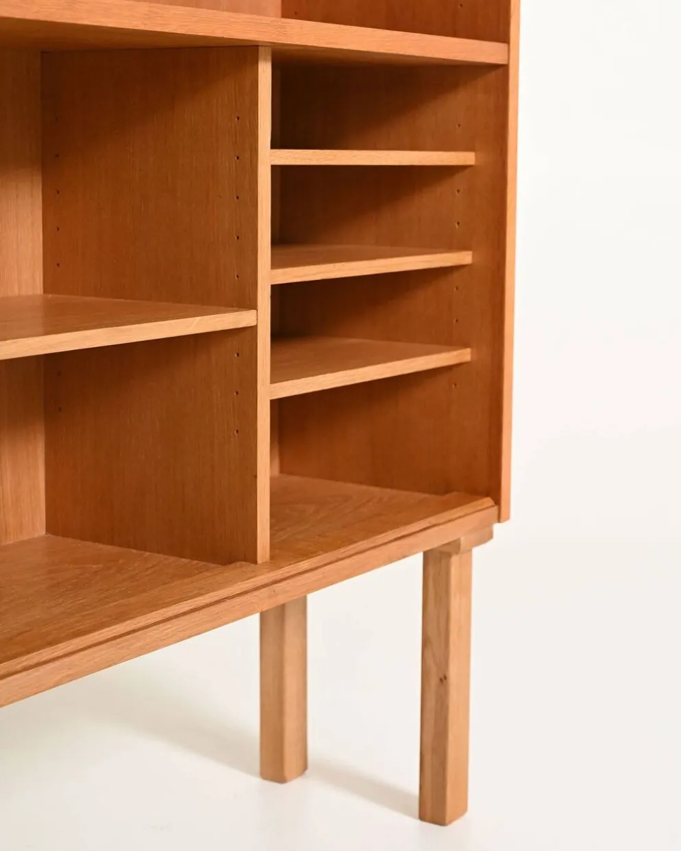 Bibliothèque danoise par Dammand & Rasmussen, années 1960.