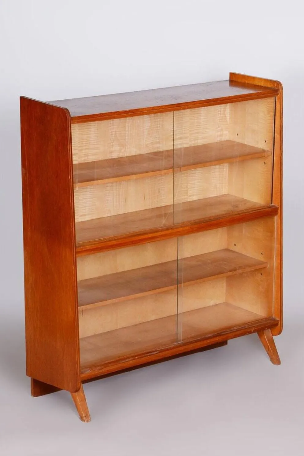 Bibliothèque de style mid-century en chêne avec portes en verre, années 1950