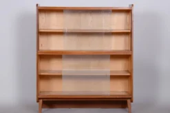 Bibliothèque de style mid-century en chêne avec portes en verre, années 1950