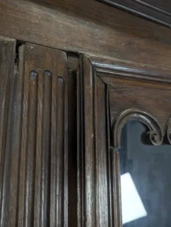 Bibliothèque deux corps Louis XV en chêne vitrée et grillagée