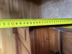 Bibliothèque en bois massif