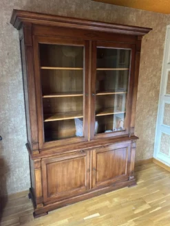 Bibliothèque en bois massif