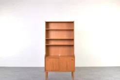 Bibliothèque en chêne danois des années 1960.