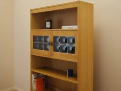 Bibliothèque en chêne Henning Kjærnulf avec portes en verre, danoise des années 1960