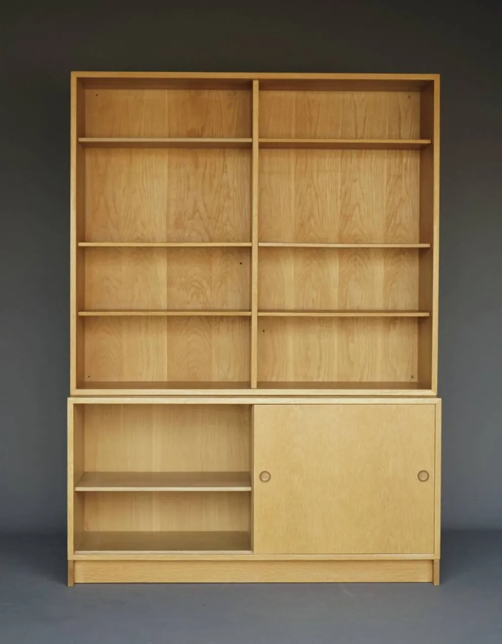 Bibliothèque en chêne par Børge Mogensen pour Karl Andersson & söner. Suède, années 1960.