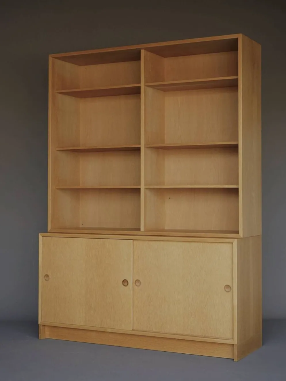 Bibliothèque en chêne par Børge Mogensen pour Karl Andersson & söner. Suède, années 1960.