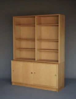 Bibliothèque en chêne par Børge Mogensen pour Karl Andersson & söner. Suède, années 1960.