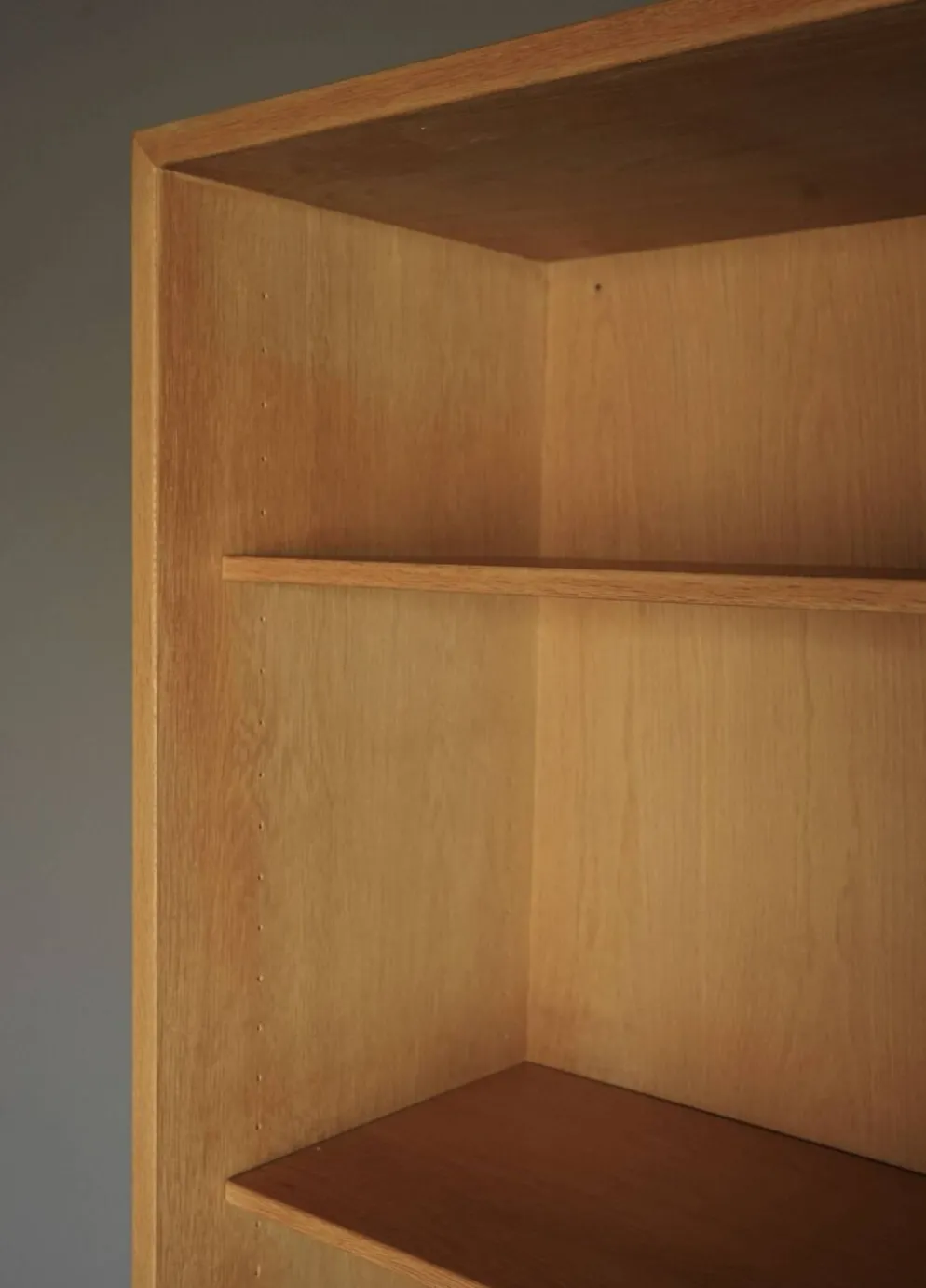 Bibliothèque en chêne par Børge Mogensen pour Karl Andersson & söner. Suède, années 1960.