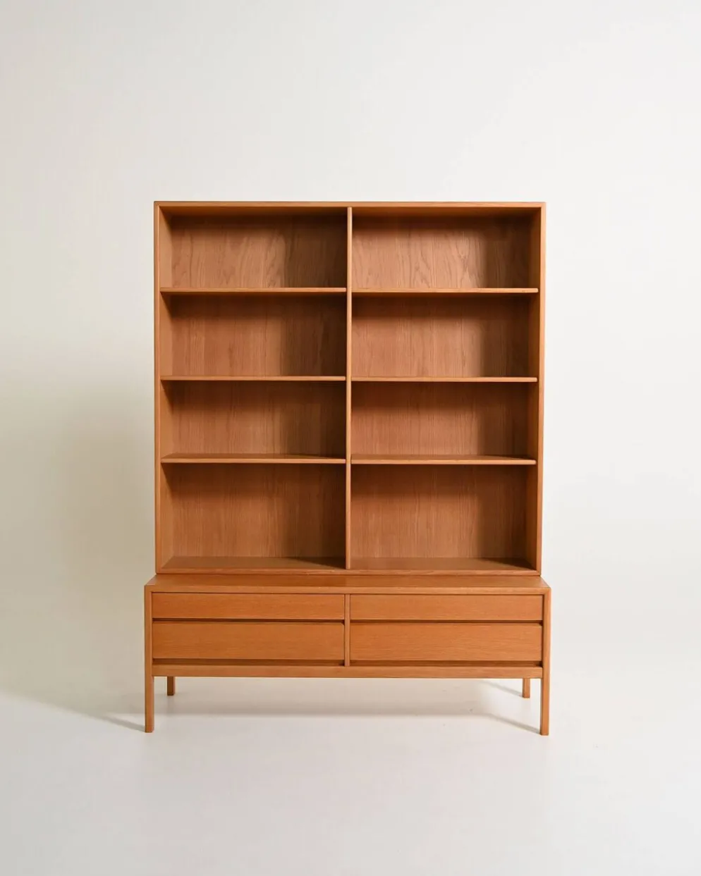 Bibliothèque en chêne scandinave, années 1960