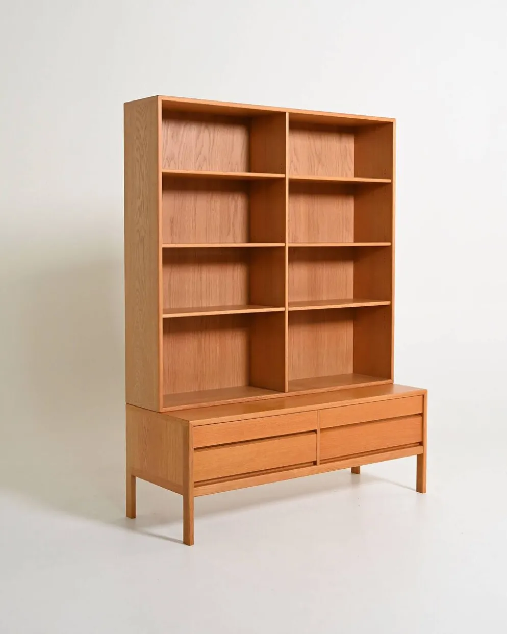 Bibliothèque en chêne scandinave, années 1960