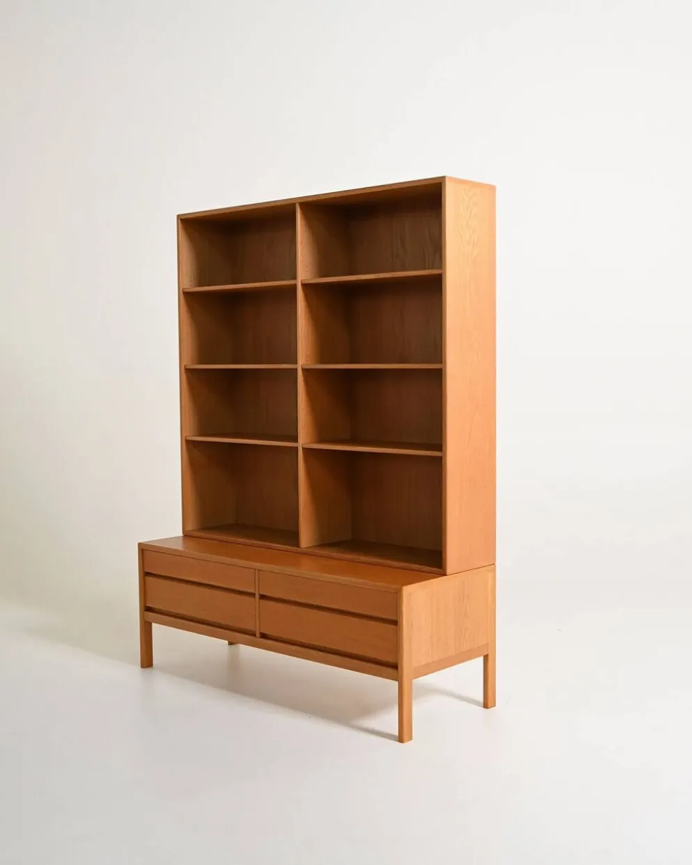 Bibliothèque en chêne scandinave, années 1960