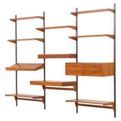 Bibliothèque en teck de Kai Kristiansen avec un bureau et une lampe, FM Mobler, années 1960.