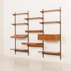 Bibliothèque en teck de Kai Kristiansen avec un bureau et une lampe, FM Mobler, années 1960.