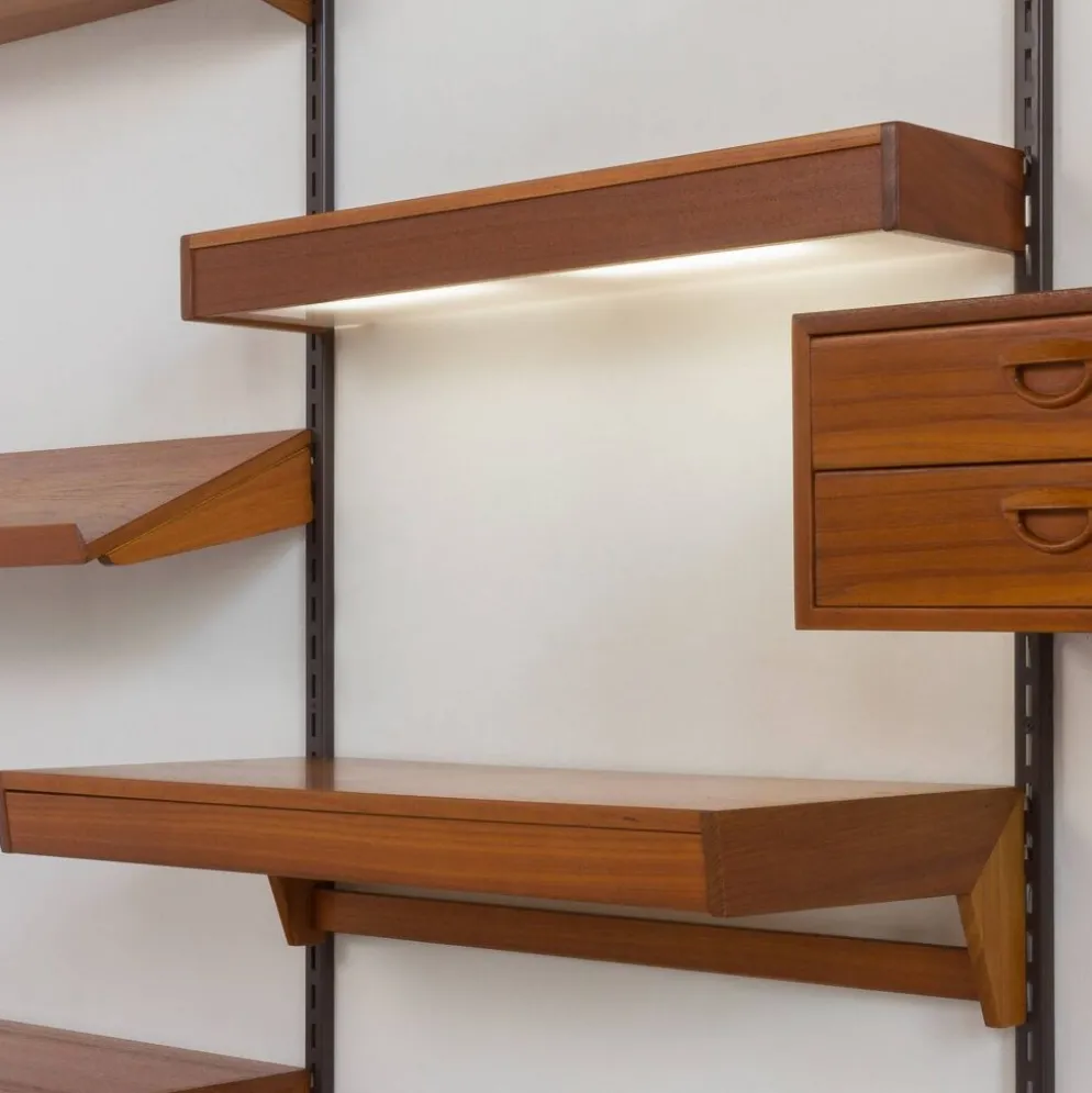 Bibliothèque en teck de Kai Kristiansen avec un bureau et une lampe, FM Mobler, années 1960.