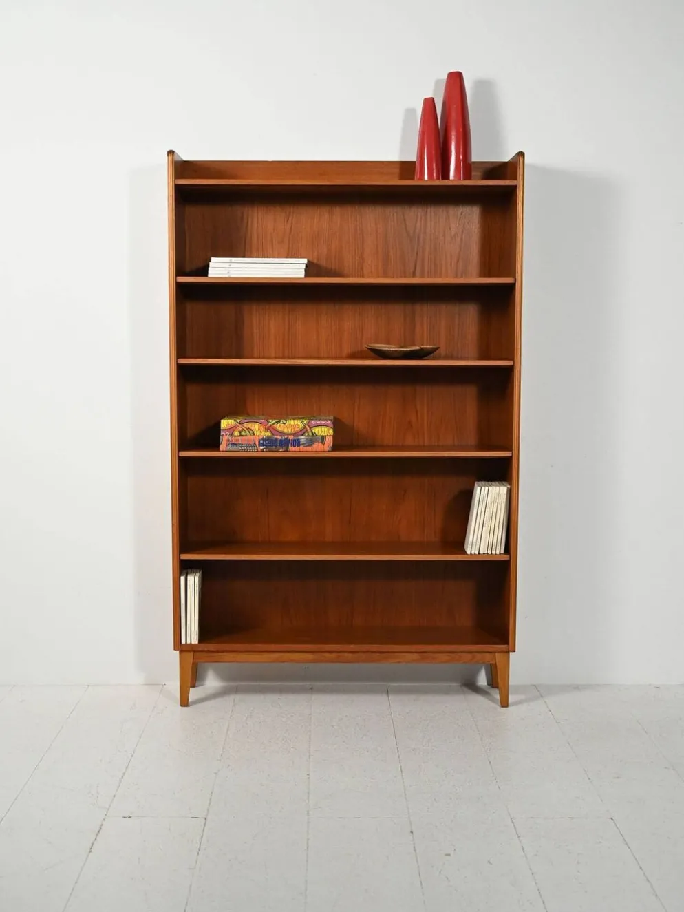 Bibliothèque en teck scandinave par Ferdinand Lundquist, années 1960.